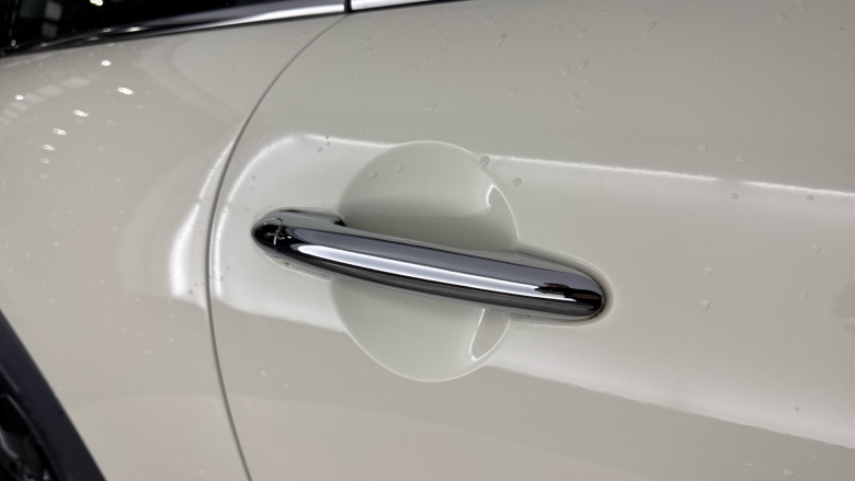 MINI Hatchback 1.5 Cooper Classic II 3dr Petrol Hatchback